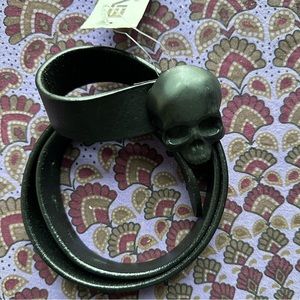 NWT black leather skull belt
